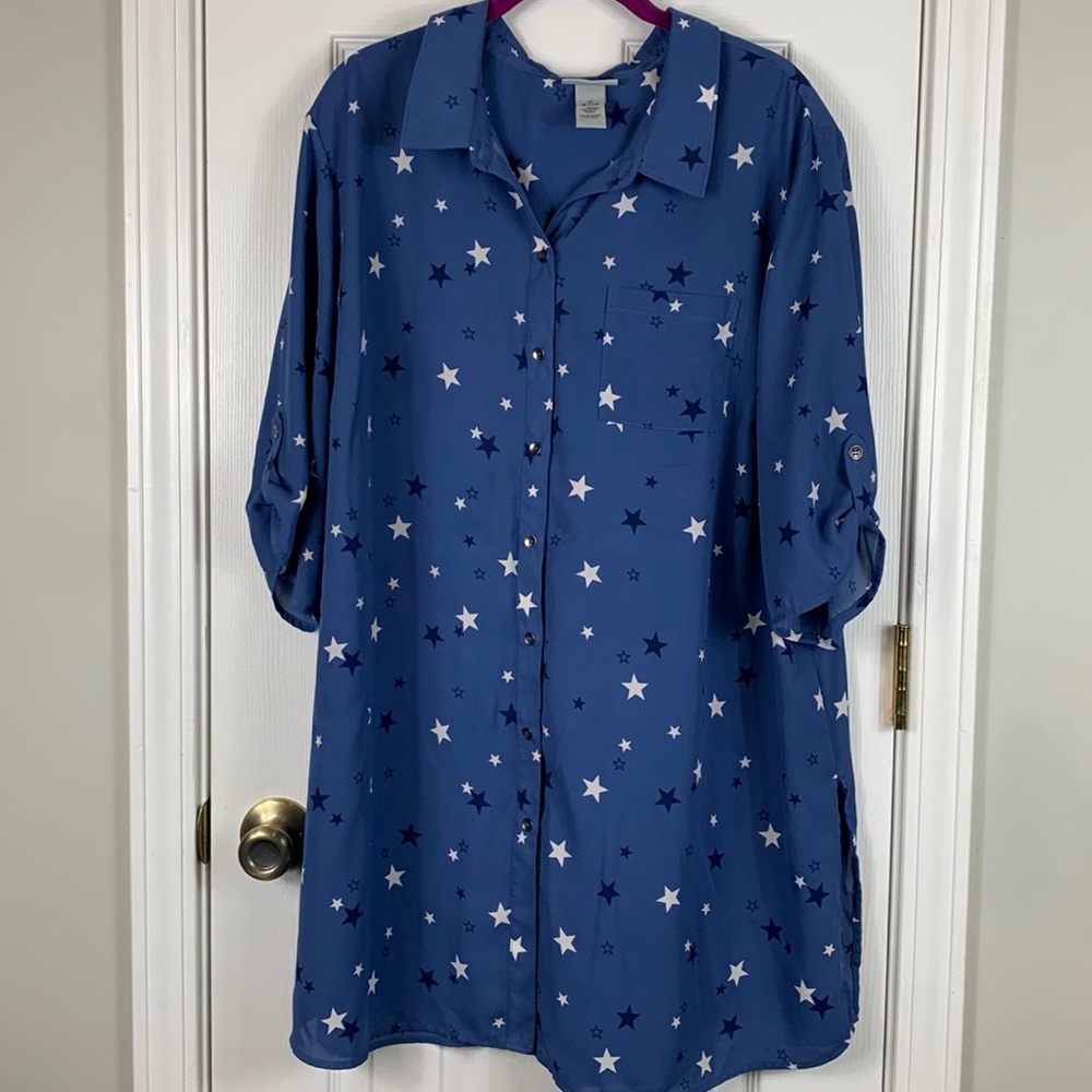 Catherine’s blue 100% polyester 3/4 length sleeved woman’s shirt size 1X. Stars